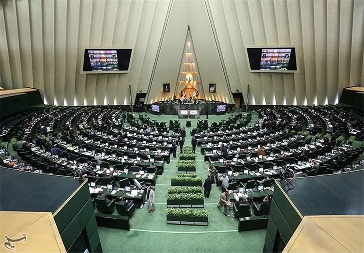 حداقل حقوق کارکنان دولت در سال آینده
