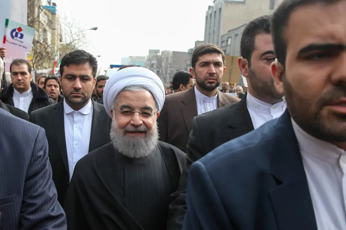 رئیس‌جمهور به جمع راهپیمایان تهرانی پیوست