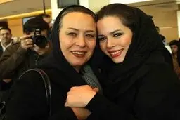 همبازی شدن ملیکا شریفی نیا با مادرش در«نجلا»