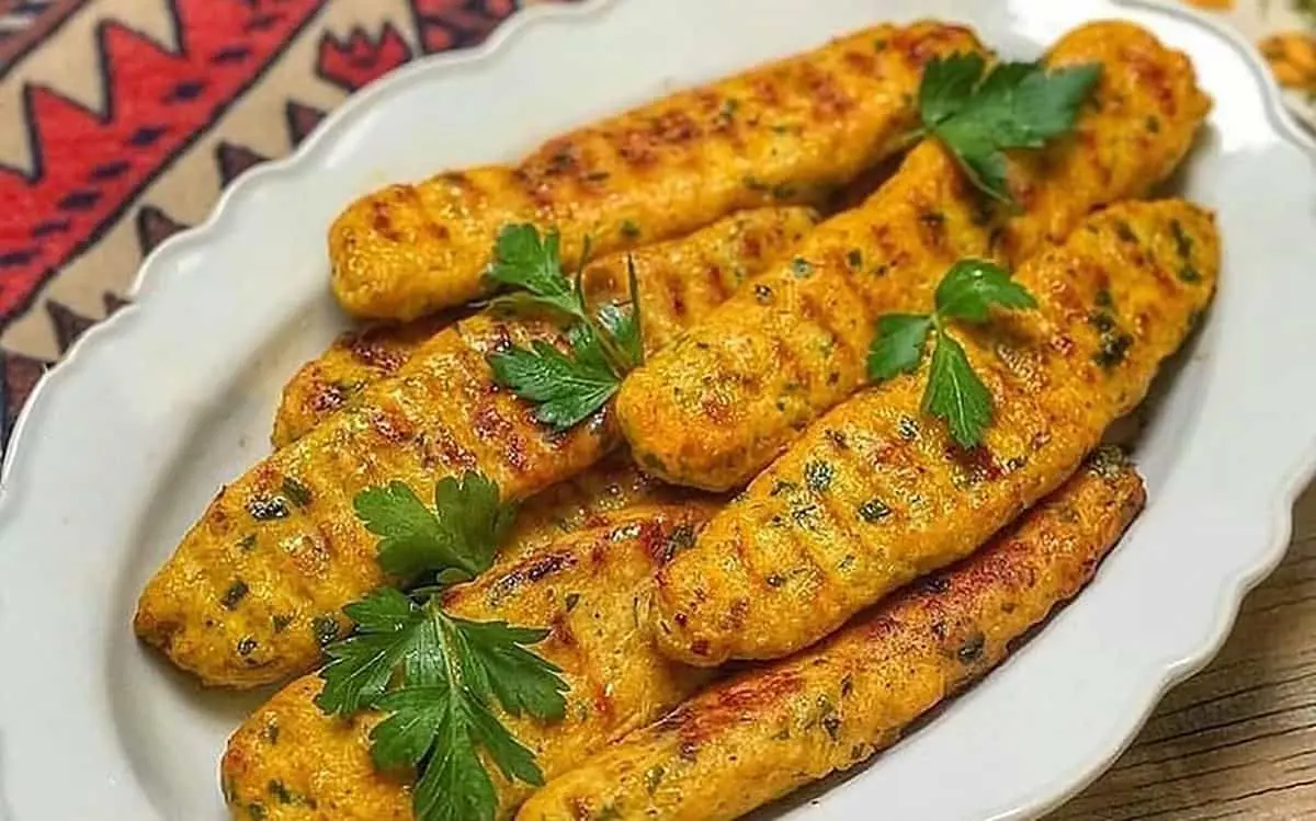 ایندفعه کباب کوبیده رو با مرغ درست کن! | طرز تهیه کباب مرغ لذیذ و مجلسی +ویدئو