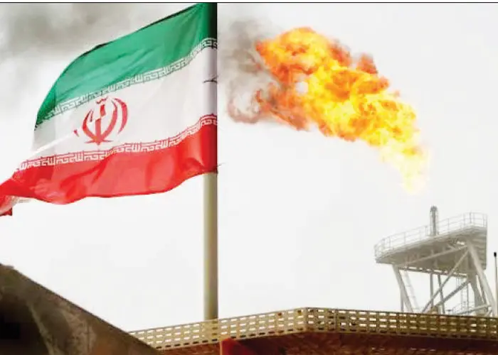چرا ایران در اوج ناترازی انرژی، گاز خود را در مشعل‌ها می‌سوزاند؟ | ثروت سوخته