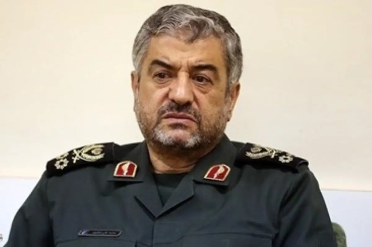 
سردار جعفری:  اگر نگاهمان عوض شود، آزادی خرمشهرها در پیش است.