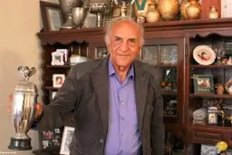 کلاهی که خواننده لس‌آنجلسی بر سر اسطوره ایران گذاشت