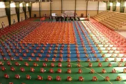 توزیع اقلام ضروری بین نیازمندان ایلامی از کولر آبی تا گوشت قرمز و سبد خوراکی