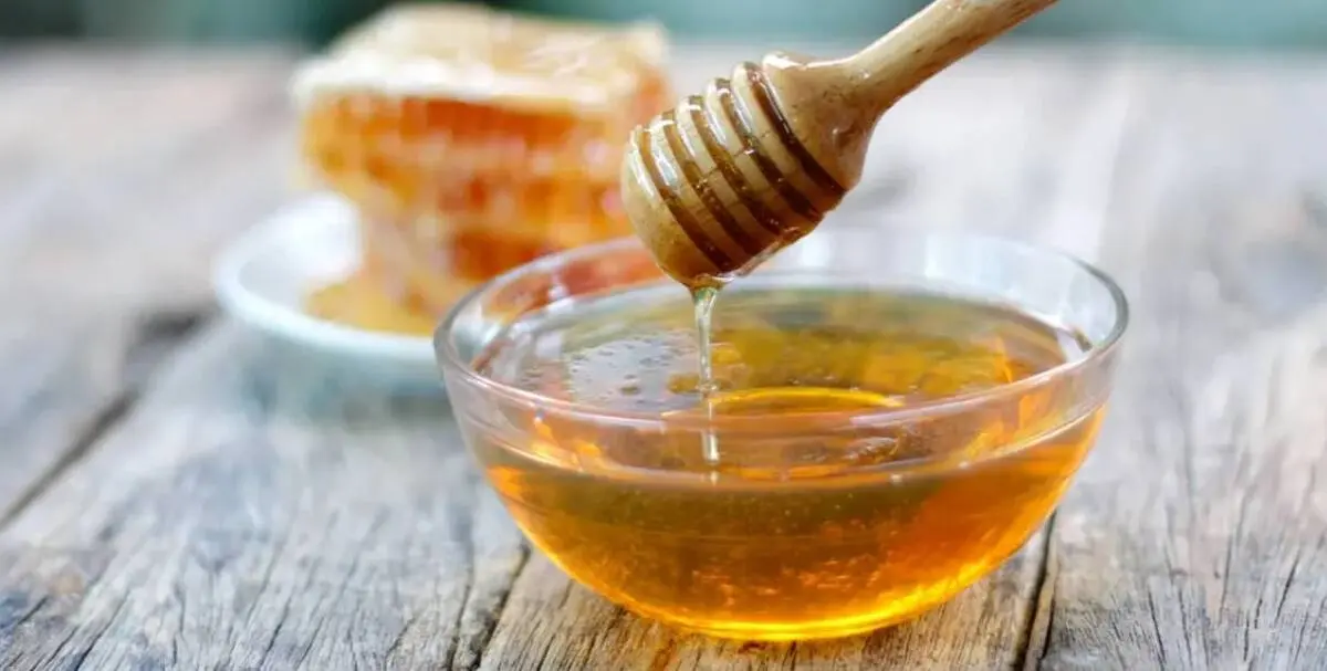 با این ترفند عسل تقلبیو تشخیص بده ! | شناسایی عسل تقلبی با یک روش خلاقانه