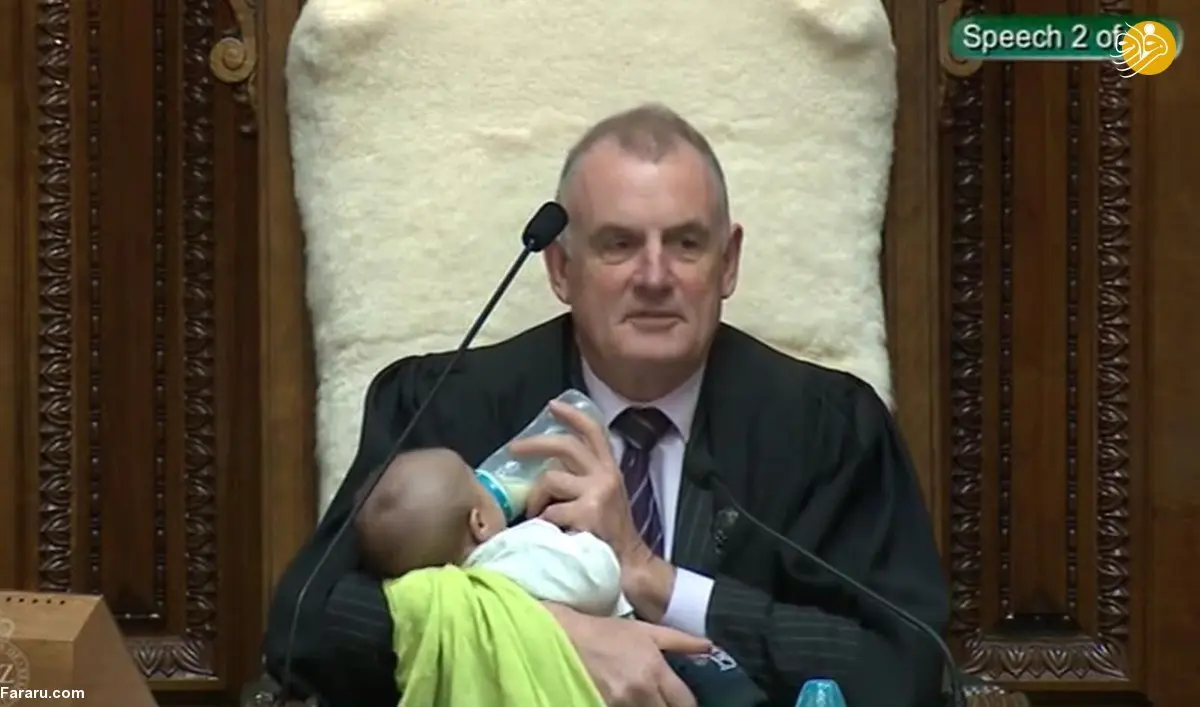 مراقبت رئیس پارلمان نیوزیلند از نوزادی در مجلس