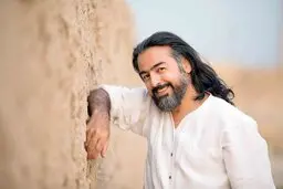 پرواز همای؛ در یک دهکده چوبی زندگی می‌کنم