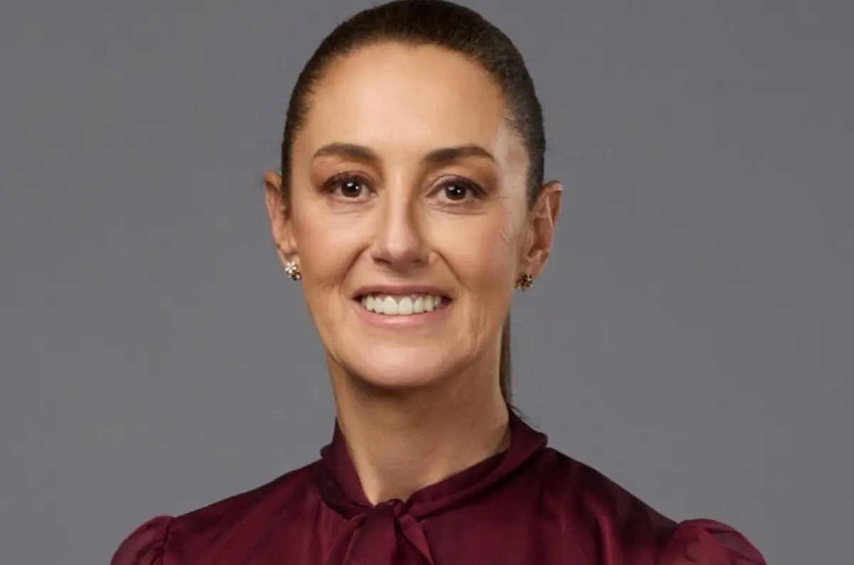 حادثه غیرمنتظره در خیابان | تلاش مردی برای بوسیدن رئیس‌جمهور مکزیک +ویدئو