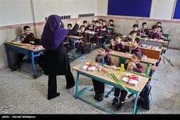 هرچه حقوق معلمان بیشتر شود نمرات دانش‌آموزان بهبود می‌یابد!