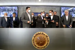  ورورد شرکت های خصوصی به بورس | امضای تفاهم‌نامه ایجاد پنجره واحد برای ورود شرکت‌های خصوصی به بورس + عکس 