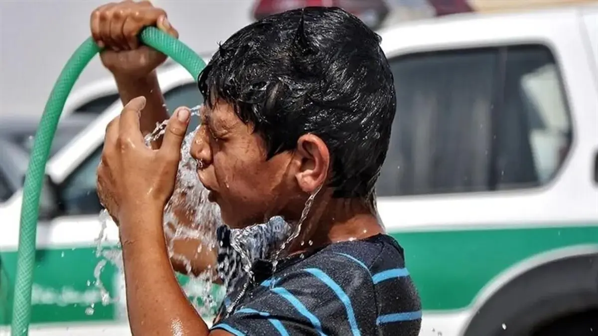 افزایش دمای تهران به بیش از ۴۰ درجه | «بی‌هنجاری دما» و «موج گرمایی» به چه معناست؟‌