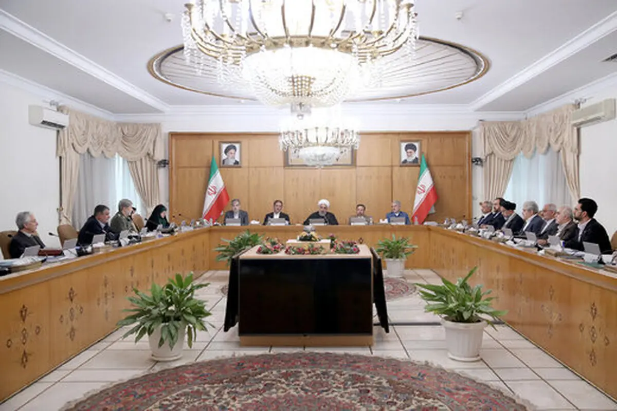 توصیه روحانی به شهروندان: از سفرهای غیرضرور شهری و بین شهری خودداری کنید تا دوره توقف کرونا کوتاه‌تر شود