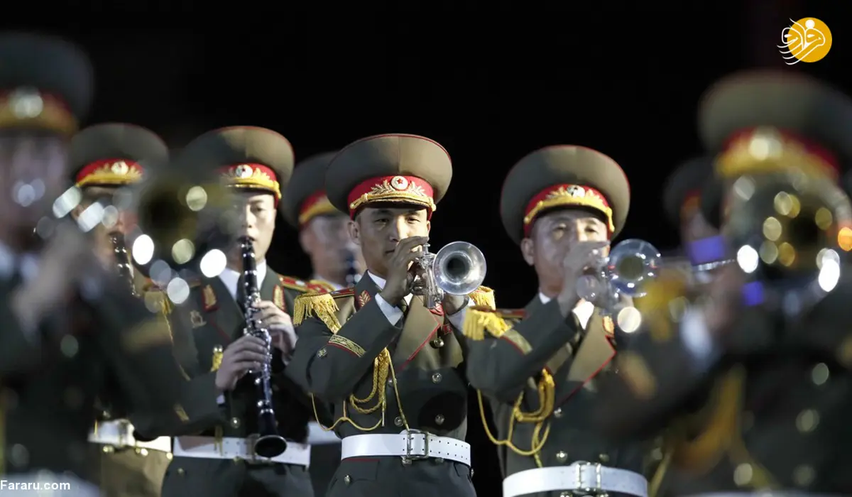 زنان نظامی کره‌شمالی در جشنواره موسیقی