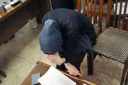 افشاگری دختر جوان مشهدی درباره روابط نامشروع پدرش | پدرم جلوی چشم من و مادرم با زنان خیابانی رابطه برقرار می کرد!