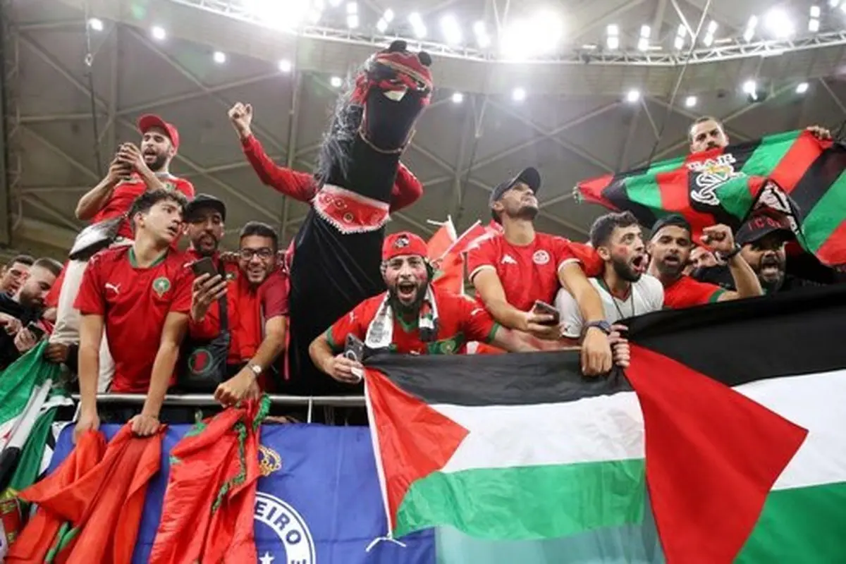 هواداران تیم ملی مراکش دست به دعا شدند! + عکس