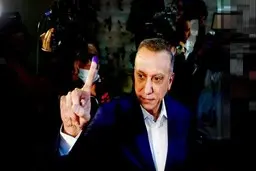 تفتیش فرمانده کل قوای عراق قبل از رای دادن + عکس