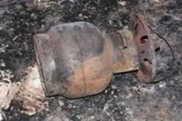 تصاویر هولناک از انفجار گاز پیک‌نیکی در یک خودرو 