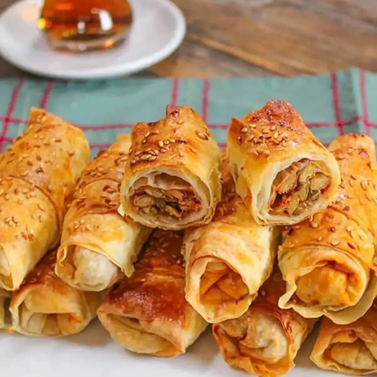 بیا بهت یاد بدم بورک سوسیس و سیب زمینی درست کنی | طرز تهیه بورک سوسیس و سیب‌ زمینی +ویدیو