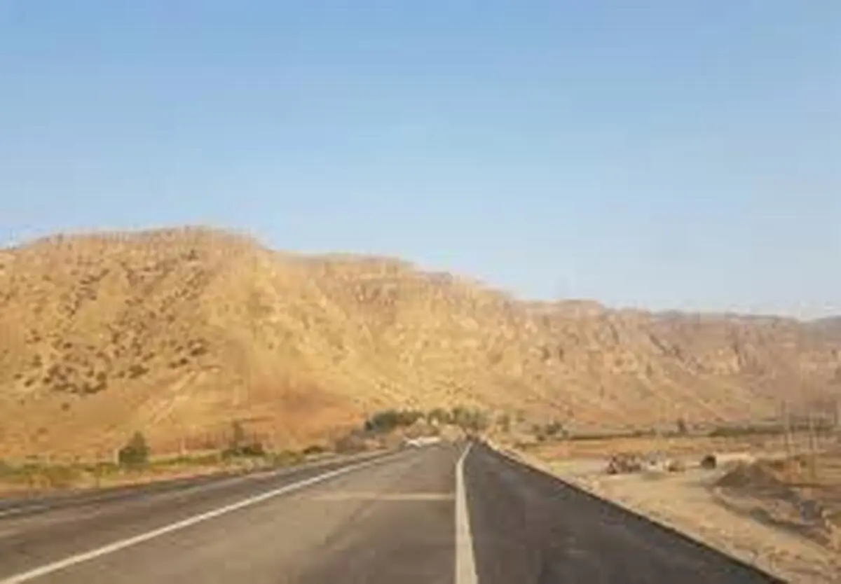 محور خرم‌آباد - پلدختر به صورت موقت بازگشایی شده است.
