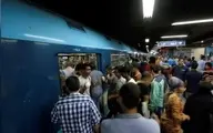 مصری ها نارضایتی خود از گرانی بلیط مترو را به شکل های مختلف نشان دادند