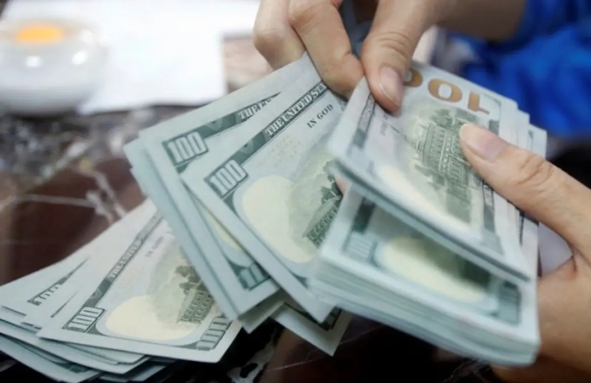 بازارساز ارزی با سفته‌بازان دلار سرشاخ شد 