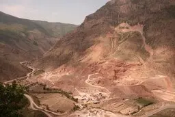 برداشت شن و ماسه از کوهستان مازندران | عامل گرد و غبار  و ویلاسازی در مناطق شمال