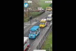 تشییع جنازه پادشاه بستنی فروشان خیابانی+ویدئو