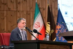 توضیح وزیر ارشاد درباره فعالیت نشریات کاغذی در دوران طرح فاصله‌گذاری اجتماعی 