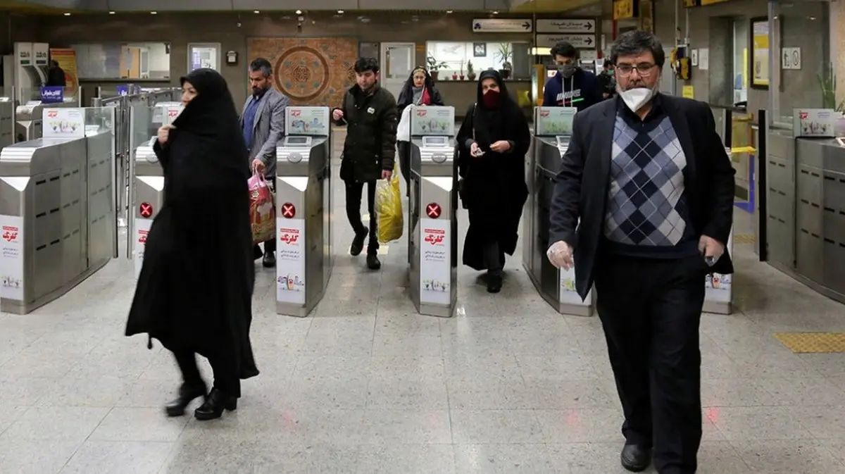 "توزیع ماسک یارانه‌ای" برای مسافران متروی تهران