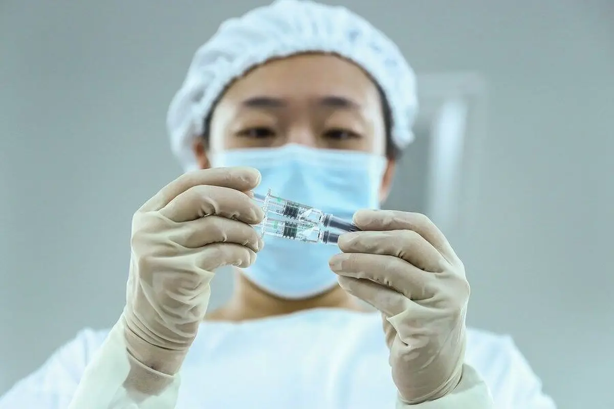 
چین واکسن سینوفارم را تایید کرد
