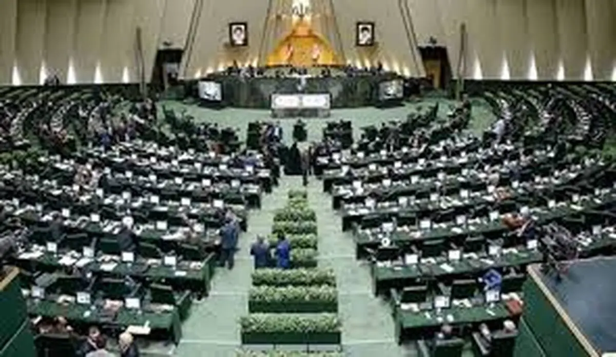 یک فعال سیاسی: کاندیدای ۱۴۰۰ به‌جای تازه‌نفسی، باتجربه باشد