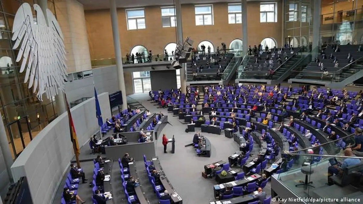 
حقوق نمایندگان پارلمان آلمان چقدر است؟
