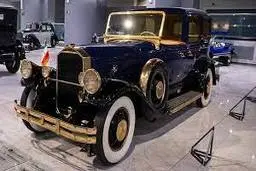 نمایش گران‌ترین لیموزین آمریکا در تهران|حکایت اتومبیل دست‌ساز رضاشاه