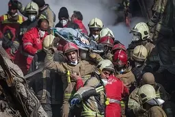 رئیس بنیاد شهید: حکم شهادت ۱۶ آتش‌نشان حادثه پلاسکو تقدیم خانواده‌هایشان شد