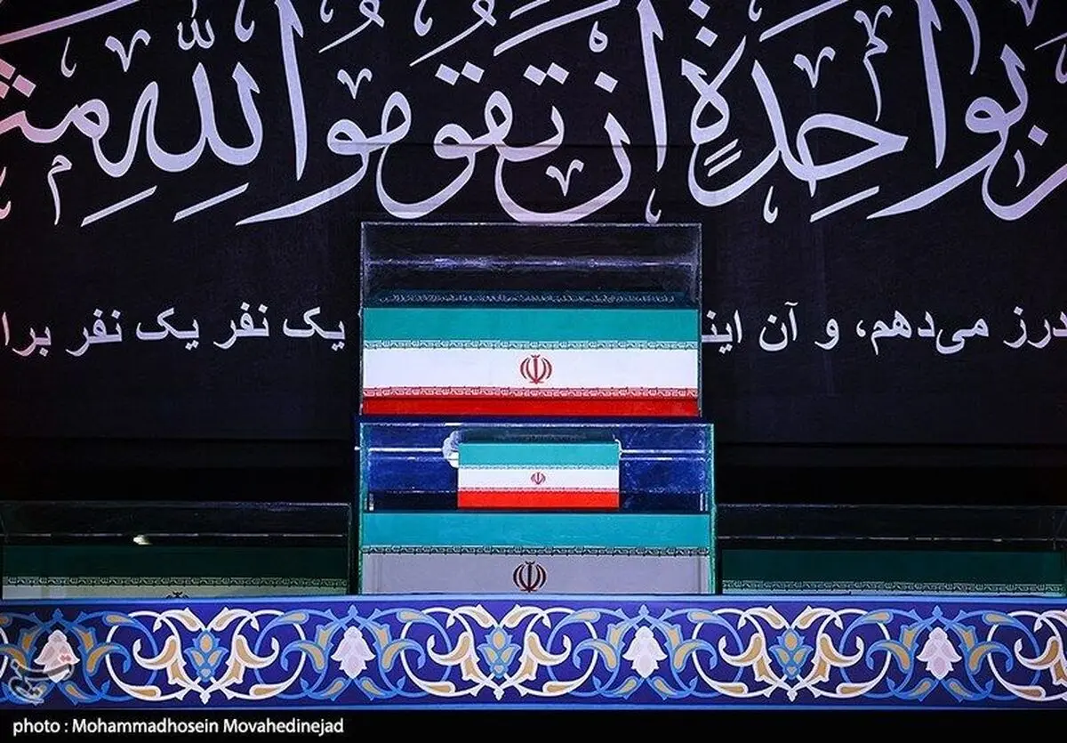 اقامه نماز بر پیکر رهبر شهید انقلاب؛ ۸ صبح امروز