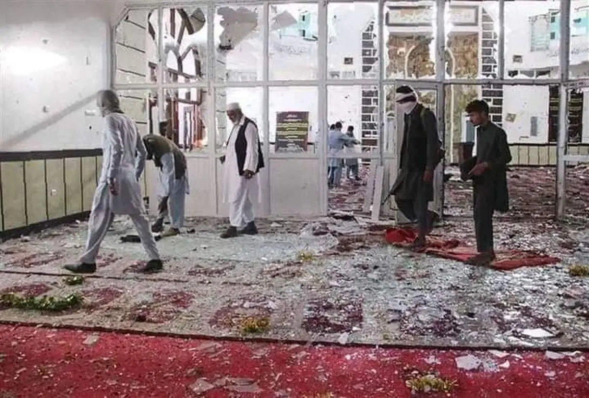 لحظه حمله به مسجد شیعیان در پیشاور پاکستان +ویدیو