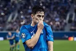 سردار آزمون حقوق دو ماه خود را به باشگاه زنیت بخشید.  