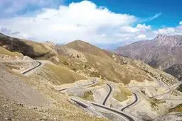 تصویر خطرناک ترین جاده دنیا | جاده ای که رفتن به آن دل شیر می خواهد