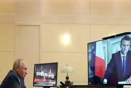 
درخواست پوتین و مکرون برای آتش‌بس فوری در «قره‌باغ»
