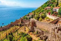 تماشای ایاصوفیه یا تفریح در سواحل آنتالیا؟