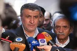 
وزیر راه  |  سرسختی سودجوها برای کاهش قیمت مسکن ‌‌ 
