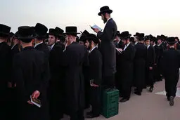 تندروها چه بلایی بر سر جامعه اسرائیل آورده‌اند؟ | حریر سیاه حریدی‌ها
