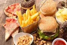 ۸ ماده غذایی که باعث افزایش وزن می‌شوند 