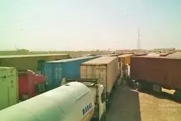 معطلی ۱۰ روزه بیش از ۴۰۰ کامیون‌ ایرانی در گمرک اسلام قلعه