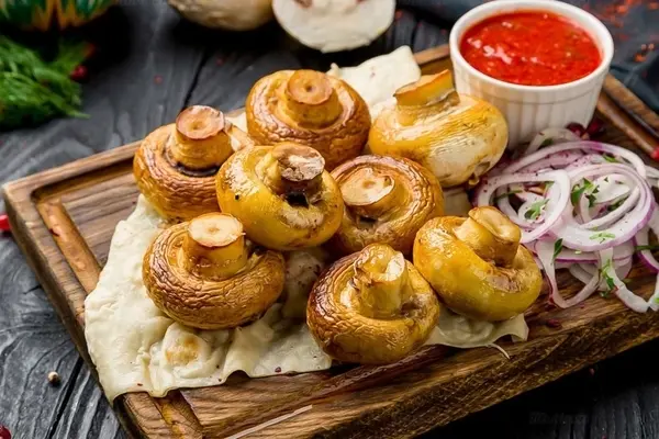 طرز تهیه قارچ کبابی | بیا تا فوت و فن قارچ های رستورانی رو بهت بگم! +ویدئو