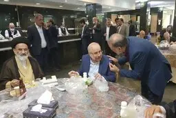 
انتقادروزنامه جمهوری اسلامی ازرفتاربرخی نمایندگان 