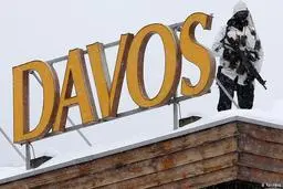 ایران، غایبِ حاضر داووس
