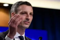 پیشنهاد ما درمورد نشست با ایران همچنان روی میز است