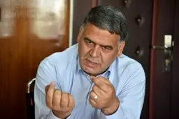 رئیس بیمارستان سینا: با کم شدن تعداد بیماران کرونایی در حال بستن بخش‌های کرونا هستیم