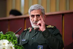 سردار قاآنی: ساحات مقاومت قوی‌تر و منسجم‌تر از قبل در کنار حزب‌الله قهرمان قرار دارند
